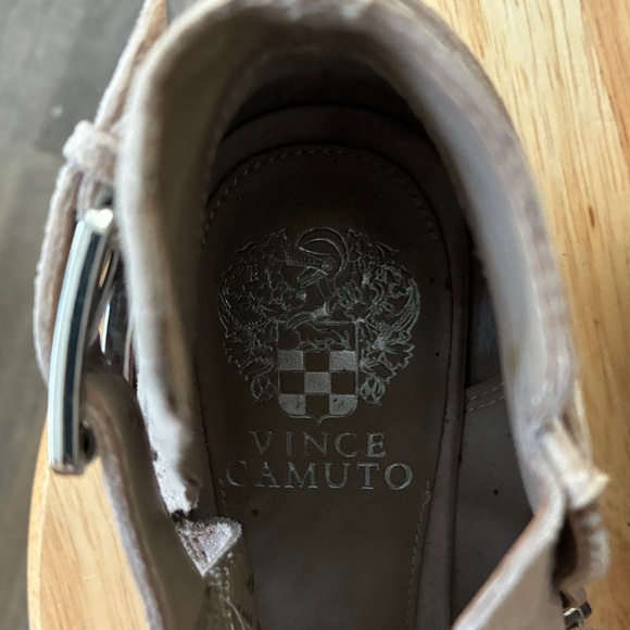 Vince Camuto Pointy Cowgirl Ankle Buckle Cut Out 1 1/2” side zip Booties Sz. 7.5 - Picture 3 of 7